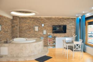 Hedonist Spa-Avenija