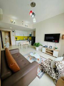 HHomes - Serene 1 Bedroom Nice view & Pool GYM BBQ at Masteri Thao Dien District 2