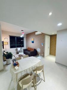 HHomes - Serene 1 Bedroom Nice view & Pool GYM BBQ at Masteri Thao Dien District 2