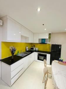 HHomes - Serene 1 Bedroom Nice view & Pool GYM BBQ at Masteri Thao Dien District 2