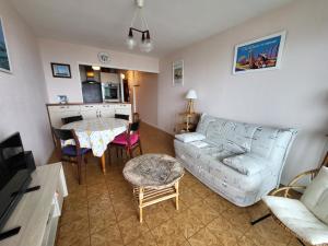 T2 avec loggia, parking, à 300m de la plage - FR-1-92-898