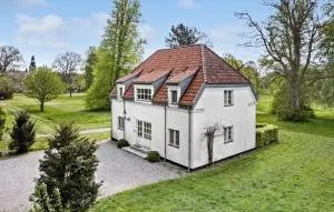 5 Bedroom Cozy Home In Faaborg - Millinge