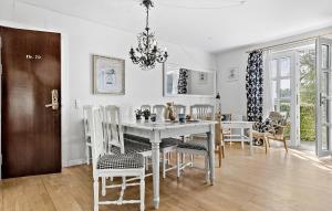 5 Bedroom Cozy Home In Faaborg