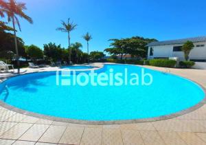 C127 Ap de 2 quartos com saída para o mar