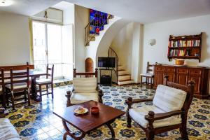 Storico Palazzo di Gaeta con abbonamento auto