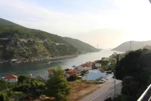 large & spacious apartment with fantastic views - Dračevo Selo