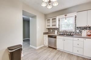 Welcoming Townhome: 12 Mi to Downtown Smyrna