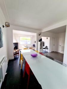 Agréable Villa à mi-chemin de Paris & Disneyland & Stade de France