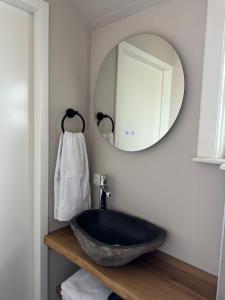 HAVENZICHT HUISJE, chique ingericht, compleet uitgerust, prachtig uitzicht!