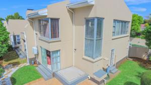 Luxurious Pvt Apartment , Pool, Jaccuzi & Aircons