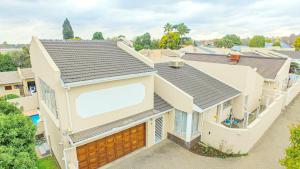 Luxurious Pvt Apartment , Pool, Jaccuzi & Aircons