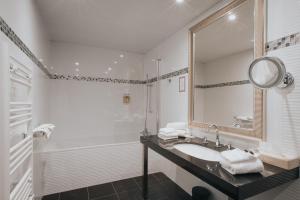 Hotels Hotel Henry II Beaune Centre : photos des chambres