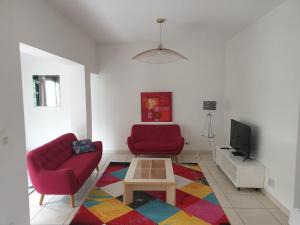 Sejours chez l'habitant Maison 150m2 jardin a louer en entier, Bordeaux centre Chartrons, 3 Chambres 3 Salles de bains 1 canape-lit llllnumero de telephone dans l-annonce si questionlll : photos des chambres