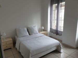 Sejours chez l'habitant Maison 150m2 jardin a louer en entier, Bordeaux centre Chartrons, 3 Chambres 3 Salles de bains 1 canape-lit llllnumero de telephone dans l-annonce si questionlll : photos des chambres