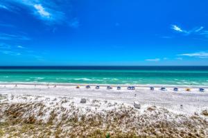 Beach House Condominiums A403 - Beachfront with Pool, WiFi, & Beach Service