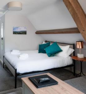 The Coach House Beautiful Georgian Apartment Wifi and Parking near Bath