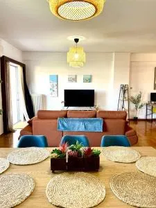 Seaview Penthouse on the Square - Aígio