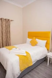 40 on King BnB - Duncan Village