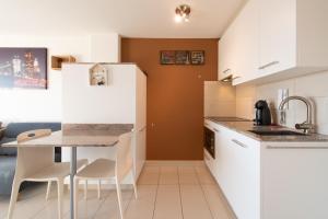 Met de voeten in de zee