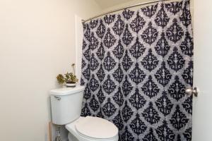 Sleeps 5 Major Attractions Mins Away 1 Bedroom