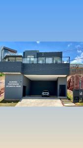 CASA DE LUXO ESCARPAS DO LAGO