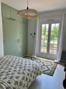 Maisons de vacances La Belle Vie du Bassin : Maison 4 Chambres