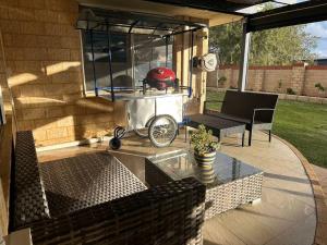 Spacious bright home close to shops and cafes