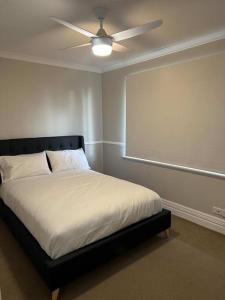 Spacious bright home close to shops and cafes