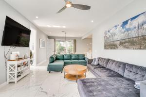 Game Room and BBQ Cape Coral Escape, 5 Mi to Beach!