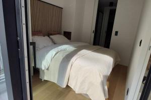 Trendy flat in gouden winkeldriehoek nabij strand