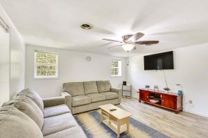 Seneca Vacation Rental with Grill Near Lake Hartwell