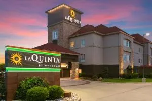 贝尔顿-南坦普尔拉金塔旅馆及套房 - 基林