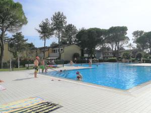 Azzurro Via Livenza 1