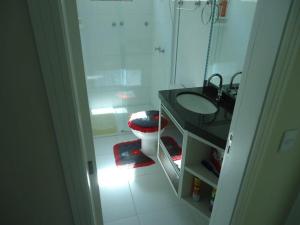 A15 - APARTAMENTO 2 DORMITÓRIOS NO CENTRO DE BOMBINHAS ALUGUEL DE TEMPORADA