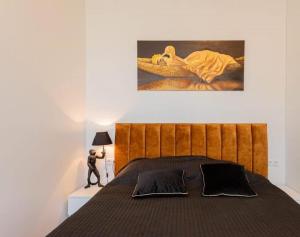 Black Gold Apartments