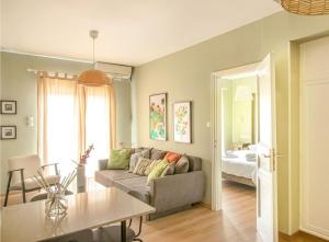 Near Acropolis Super Renovated Classic with Balcony View