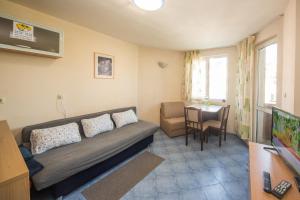 SUMMER LAZUR - Sunny Flat with 2 separate rooms