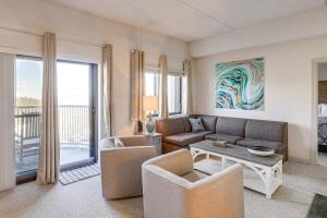 Overlooking Ski Slopes Sugar Mountain Condo!