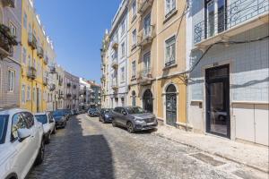 WHome Lisbons Elite A Stylish & Modern Studio w Patio