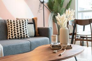 Stylish Downtown Toronto Suite with Free Parking