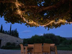 B&B / Chambres d'hotes Mas de grange neuve : Chambre Double - Vue sur Montagne