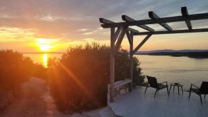 PERFECT NEST at Sunset Beach