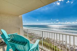 Beach House Condominiums B404 - Beachfront with Pool, WiFi, & Beach Service