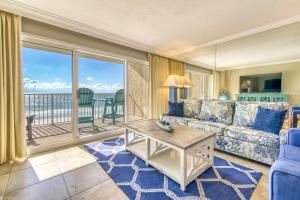 Beach House Condominiums B404 - Beachfront with Pool, Wi-Fi, & Beach Service