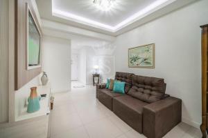 Apartamento 3 suítes centro de Bombinhas próximo ao mar