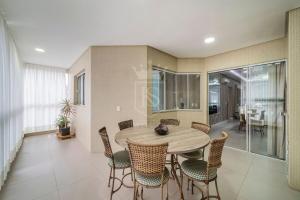 A05 - 101 bl 02 - Águas Azuis - Apartamento na Avenida de Bombinhas