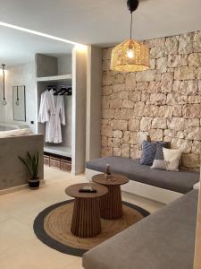 Almyra Boutique Suites with Private Pool -Finiki