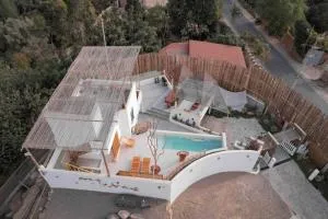 Infinity House - Larrea