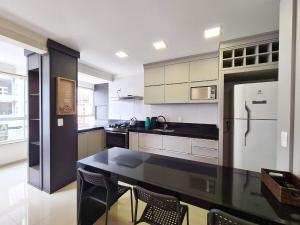 A50 - Montese 301 - Apartamento para 08 pessoas - 03 dormitórios