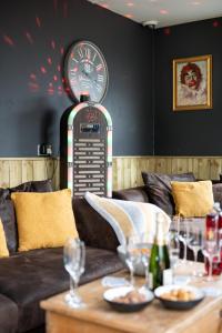 The Pine Cabins including Games Room, Camp fire & Hot tub